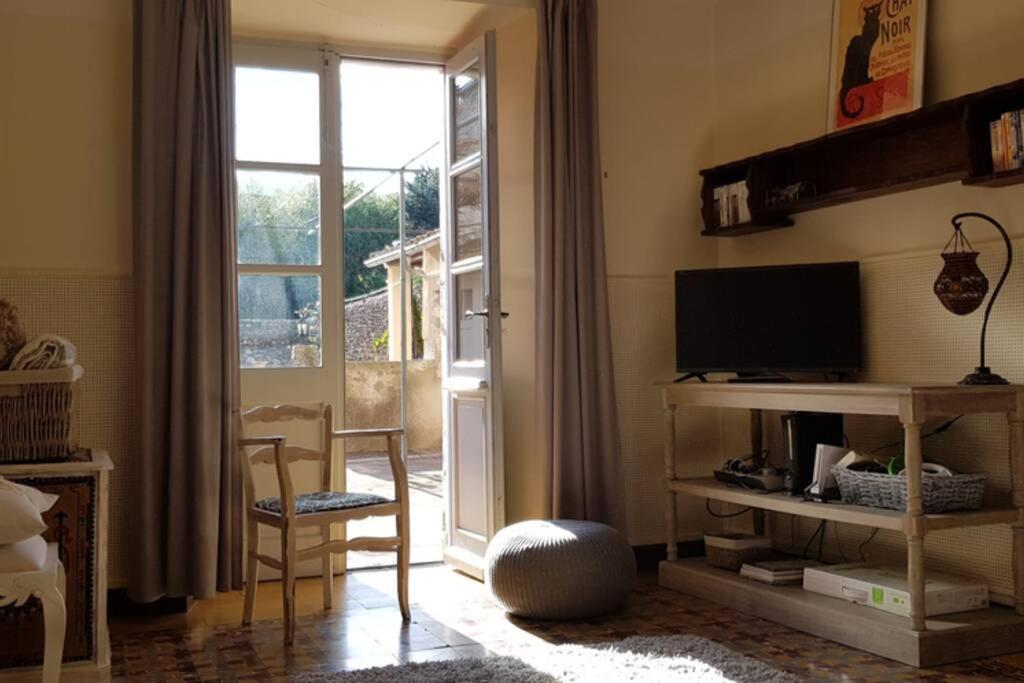 St Jean Du Gard : Spacious Apartment With Use Of Pool Saint-Jean-du-Gard Bagian luar foto