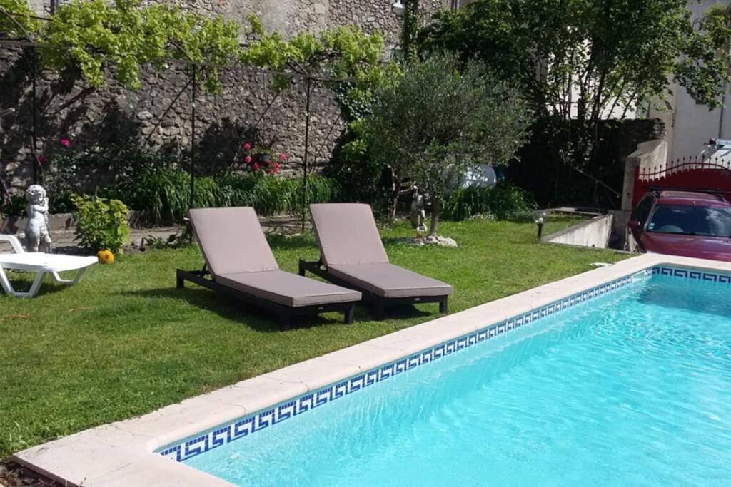 St Jean Du Gard : Spacious Apartment With Use Of Pool Saint-Jean-du-Gard Bagian luar foto