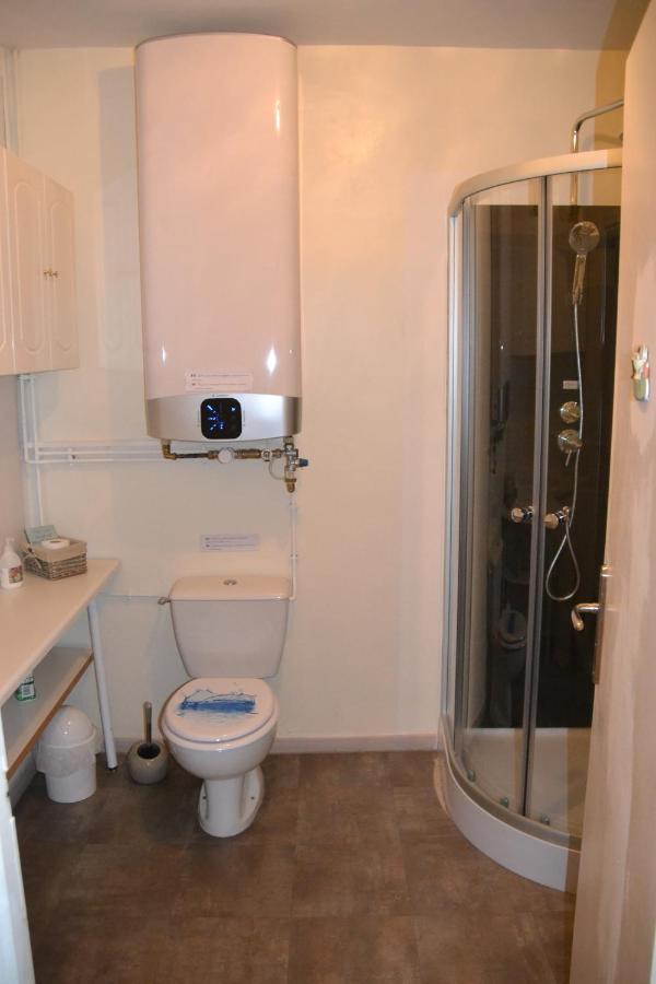 St Jean Du Gard : Spacious Apartment With Use Of Pool Saint-Jean-du-Gard Bagian luar foto